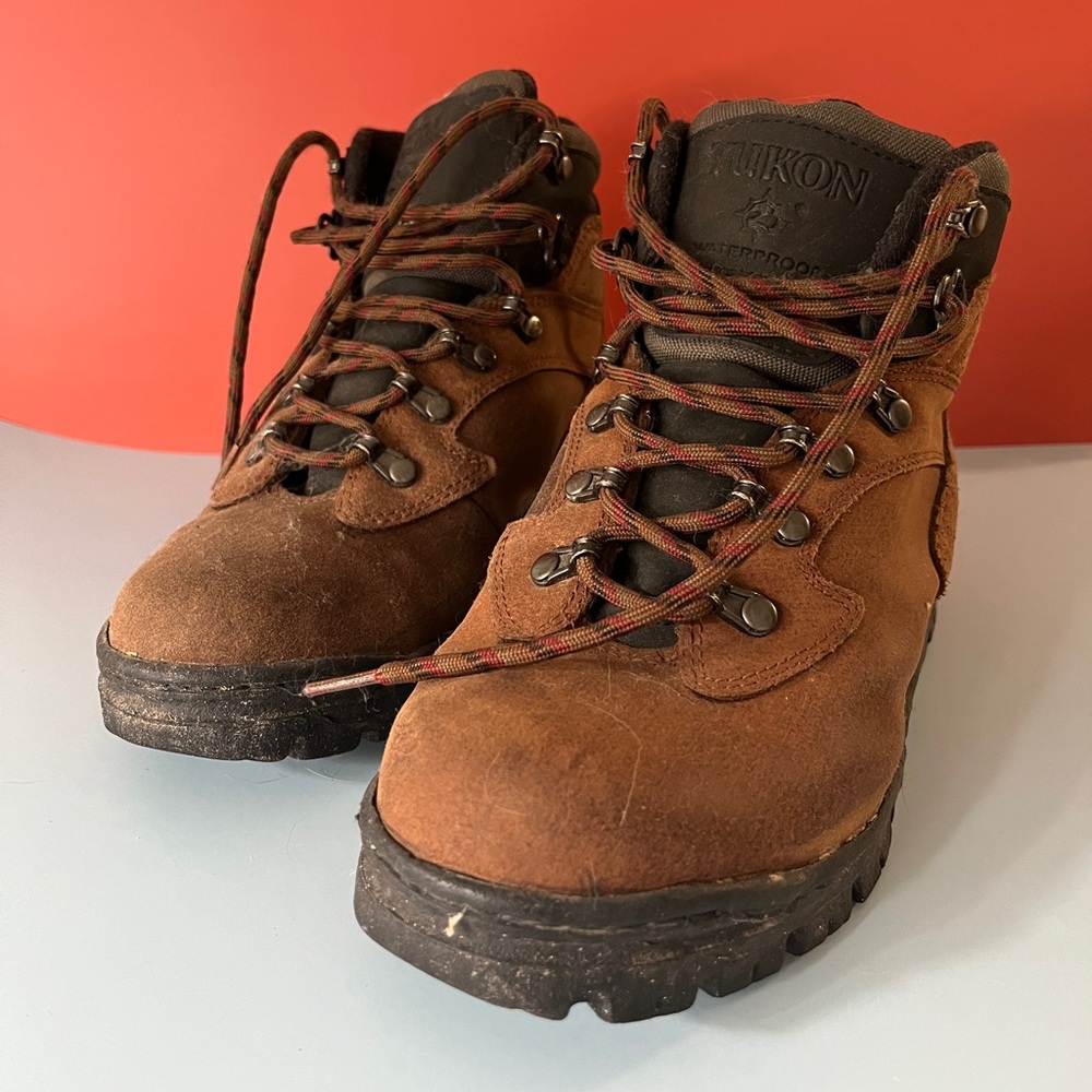 SOLD 🛑Hiking boots, barely worn